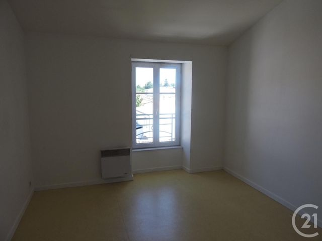 Appartement T4 à louer - 4 pièces - 74.13 m2 - MARANS - 17 - POITOU-CHARENTES - Century 21 Agence Du Centre Ville Appartement T4 à louer - 4 pièces - 74.13 m2 - MARANS - 17 - POITOU-CHARENTES - Century 21 Agence Du Centre Ville
