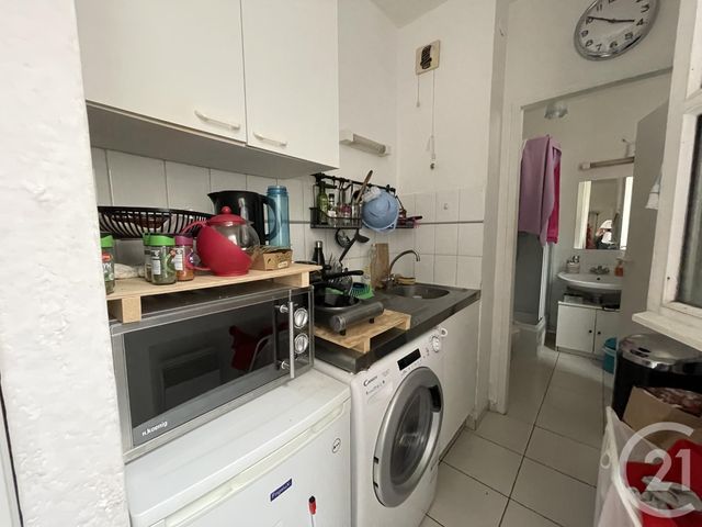 Studio à vendre - 1 pièce - 20.66 m2 - LA ROCHELLE - 17 - POITOU-CHARENTES - Century 21 Agence Du Centre Ville Studio à vendre - 1 pièce - 20.66 m2 - LA ROCHELLE - 17 - POITOU-CHARENTES - Century 21 Agence Du Centre Ville