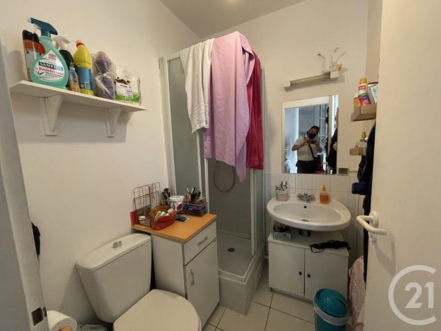 Studio à vendre - 1 pièce - 20.66 m2 - LA ROCHELLE - 17 - POITOU-CHARENTES - Century 21 Agence Du Centre Ville Studio à vendre - 1 pièce - 20.66 m2 - LA ROCHELLE - 17 - POITOU-CHARENTES - Century 21 Agence Du Centre Ville