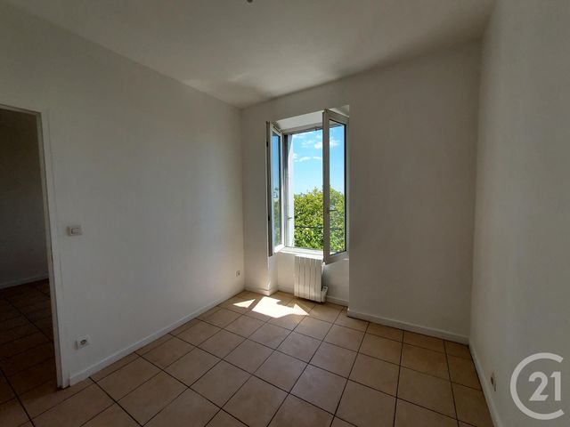 appartement à louer - 2 pièces - 29.0 m2 - LA ROCHELLE - 17 - POITOU-CHARENTES - Century 21 Agence Du Centre Ville appartement à louer - 2 pièces - 29.0 m2 - LA ROCHELLE - 17 - POITOU-CHARENTES - Century 21 Agence Du Centre Ville