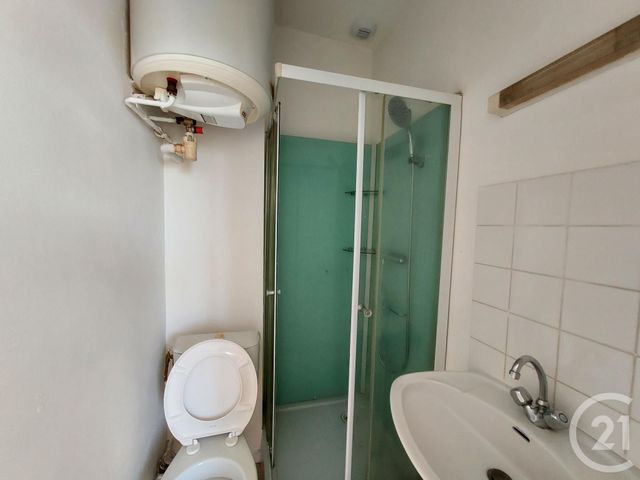 appartement à louer - 2 pièces - 29.0 m2 - LA ROCHELLE - 17 - POITOU-CHARENTES - Century 21 Agence Du Centre Ville appartement à louer - 2 pièces - 29.0 m2 - LA ROCHELLE - 17 - POITOU-CHARENTES - Century 21 Agence Du Centre Ville