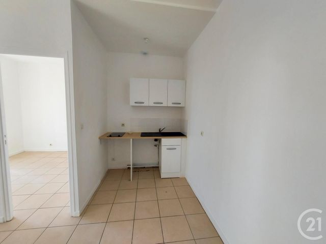 appartement à louer - 2 pièces - 29.0 m2 - LA ROCHELLE - 17 - POITOU-CHARENTES - Century 21 Agence Du Centre Ville appartement à louer - 2 pièces - 29.0 m2 - LA ROCHELLE - 17 - POITOU-CHARENTES - Century 21 Agence Du Centre Ville