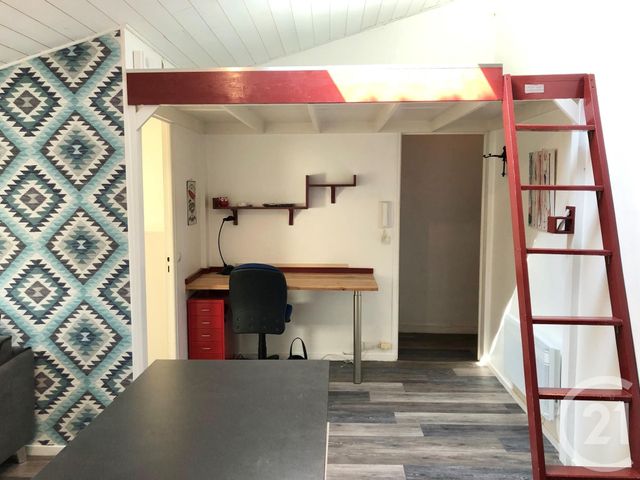 Appartement T2 à louer - 2 pièces - 42.0 m2 - LA ROCHELLE - 17 - POITOU-CHARENTES - Century 21 Agence Du Centre Ville Appartement T2 à louer - 2 pièces - 42.0 m2 - LA ROCHELLE - 17 - POITOU-CHARENTES - Century 21 Agence Du Centre Ville