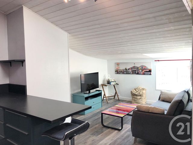 Appartement T2 à louer - 2 pièces - 42.0 m2 - LA ROCHELLE - 17 - POITOU-CHARENTES - Century 21 Agence Du Centre Ville Appartement T2 à louer - 2 pièces - 42.0 m2 - LA ROCHELLE - 17 - POITOU-CHARENTES - Century 21 Agence Du Centre Ville
