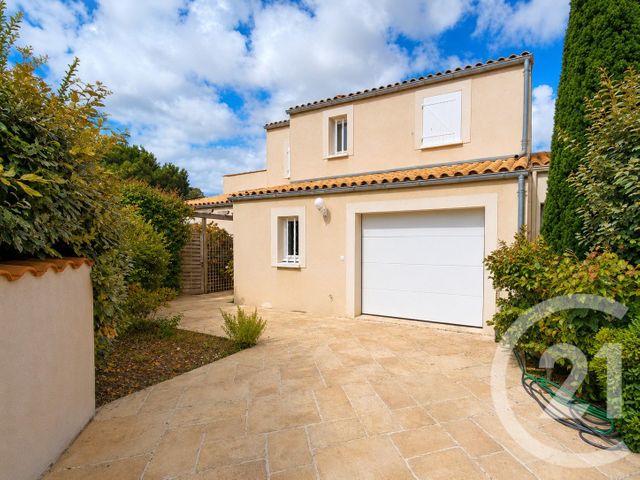 maison à vendre - 6 pièces - 142.36 m2 - LAGORD - 17 - POITOU-CHARENTES - Century 21 Agence Du Centre Ville