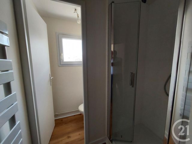 Studio à louer - 1 pièce - 26.7 m2 - LA ROCHELLE - 17 - POITOU-CHARENTES - Century 21 Agence Du Centre Ville Studio à louer - 1 pièce - 26.7 m2 - LA ROCHELLE - 17 - POITOU-CHARENTES - Century 21 Agence Du Centre Ville