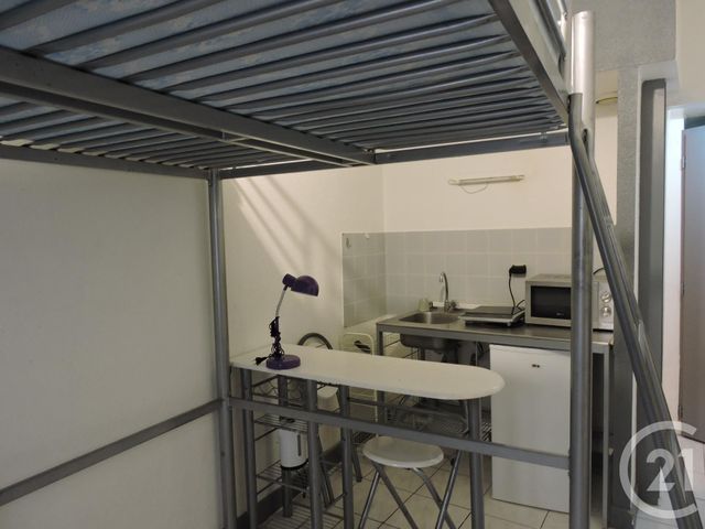 Studio à louer - 1 pièce - 15.0 m2 - LA ROCHELLE - 17 - POITOU-CHARENTES - Century 21 Agence Du Centre Ville Studio à louer - 1 pièce - 15.0 m2 - LA ROCHELLE - 17 - POITOU-CHARENTES - Century 21 Agence Du Centre Ville
