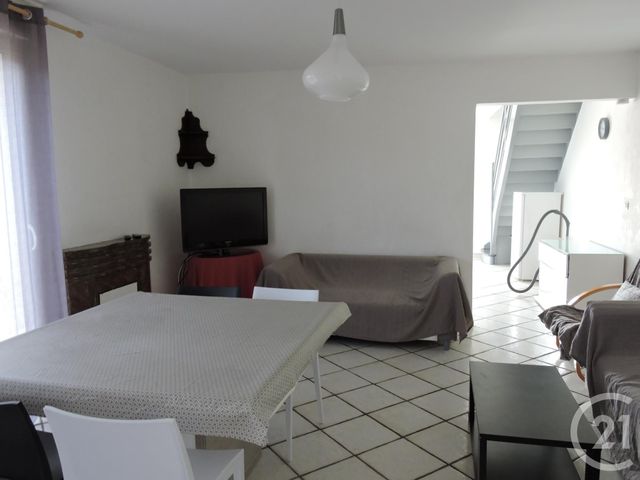 Chambre à louer - 1 pièce - 15.3 m2 - AYTRE - 17 - POITOU-CHARENTES - Century 21 Agence Du Centre Ville Chambre à louer - 1 pièce - 15.3 m2 - AYTRE - 17 - POITOU-CHARENTES - Century 21 Agence Du Centre Ville