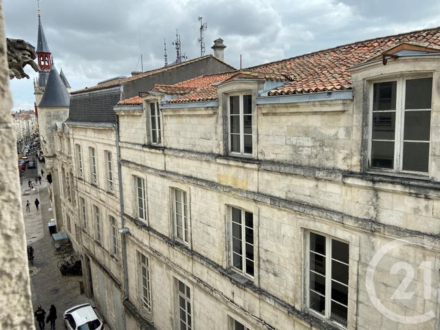 Afficher la photo en grand Appartement F1 à vendre - 1 pièce - 23.76 m2 - LA ROCHELLE - 17 - POITOU-CHARENTES - Century 21 Agence Du Centre Ville