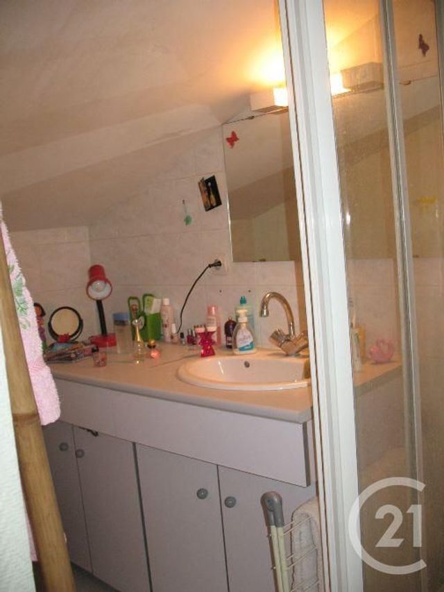 Afficher la photo en grand Appartement F1 à vendre - 1 pièce - 23.76 m2 - LA ROCHELLE - 17 - POITOU-CHARENTES - Century 21 Agence Du Centre Ville