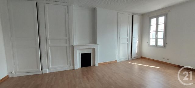 Appartement T3 à louer - 3 pièces - 60.14 m2 - ROCHEFORT - 17 - POITOU-CHARENTES - Century 21 Agence Du Centre Ville