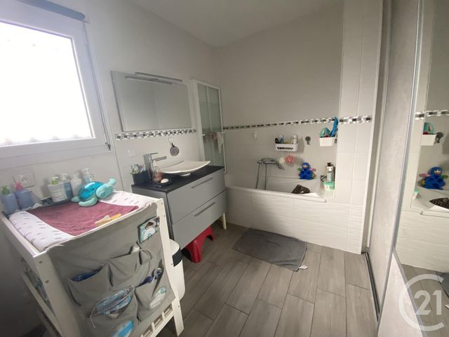 maison à vendre - 7 pièces - 148.0 m2 - PUILBOREAU - 17 - POITOU-CHARENTES - Century 21 Agence Du Centre Ville