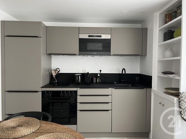 Appartement à louer - 3 pièces - 34.1 m2 - LA ROCHELLE - 17 - POITOU-CHARENTES - Century 21 Agence Du Centre Ville