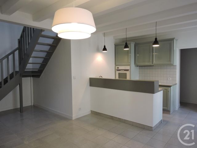 Afficher la photo en grand Appartement Duplex à louer - 2 pièces - 53.0 m2 - LA ROCHELLE - 17 - POITOU-CHARENTES - Century 21 Agence Du Centre Ville