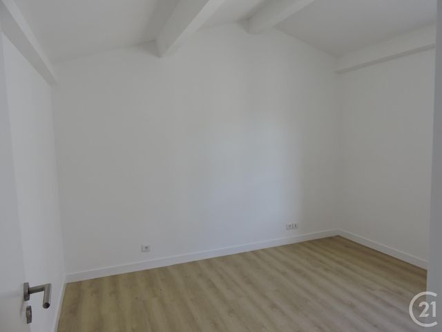 Afficher la photo en grand Appartement Duplex à louer - 2 pièces - 53.0 m2 - LA ROCHELLE - 17 - POITOU-CHARENTES - Century 21 Agence Du Centre Ville