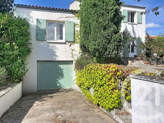 maison à vendre - 8 pièces - 166.59 m2 - PUILBOREAU - 17 - POITOU-CHARENTES - Century 21 Agence Du Centre Ville