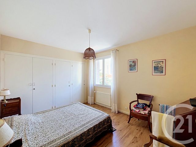 maison à vendre - 8 pièces - 166.59 m2 - PUILBOREAU - 17 - POITOU-CHARENTES - Century 21 Agence Du Centre Ville