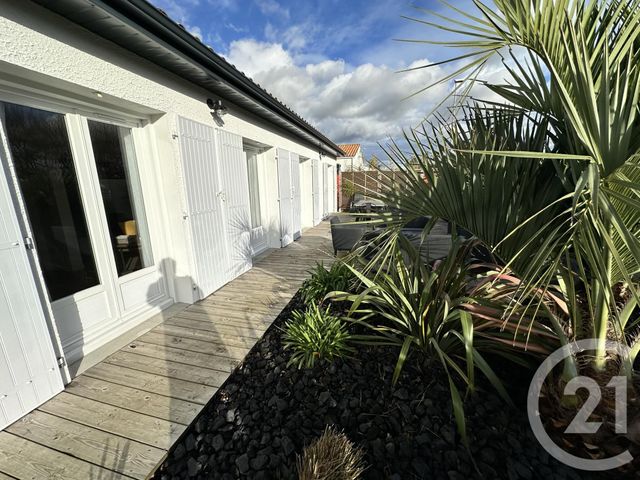 maison à vendre - 5 pièces - 90.0 m2 - STE SOULLE - 17 - POITOU-CHARENTES - Century 21 Agence Du Centre Ville