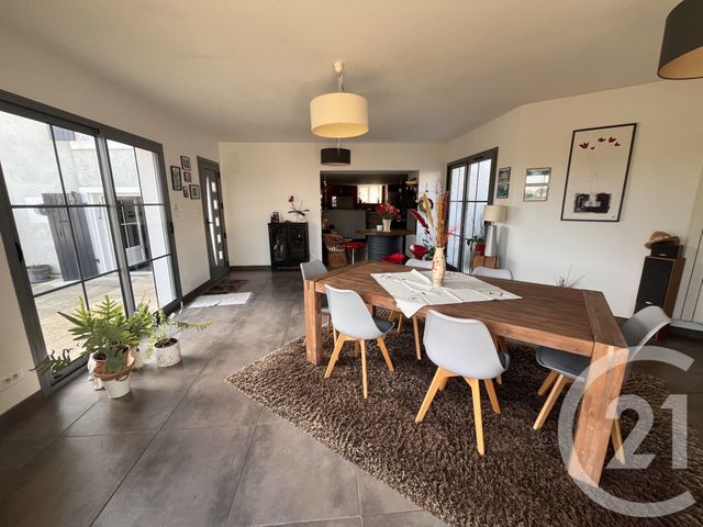 maison à vendre - 7 pièces - 201.83 m2 - ST SAUVEUR D AUNIS - 17 - POITOU-CHARENTES - Century 21 Agence Du Centre Ville