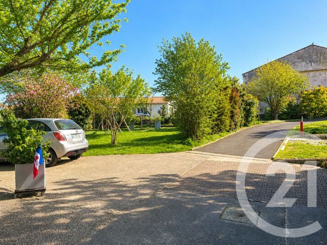 maison à vendre - 7 pièces - 201.83 m2 - ST SAUVEUR D AUNIS - 17 - POITOU-CHARENTES - Century 21 Agence Du Centre Ville