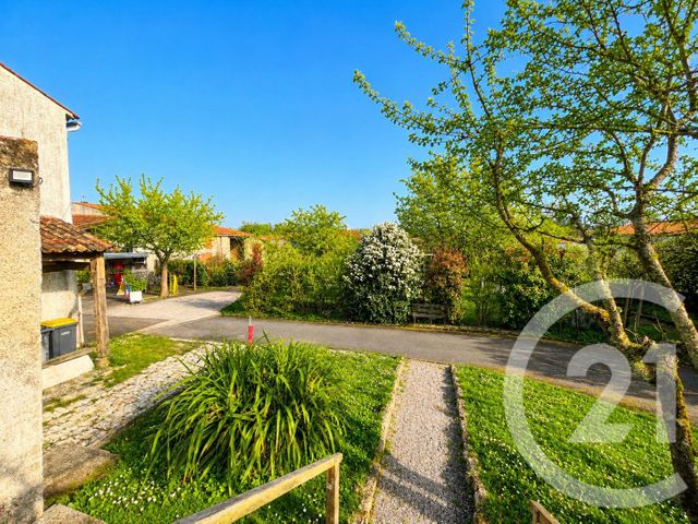 maison à vendre - 7 pièces - 201.83 m2 - ST SAUVEUR D AUNIS - 17 - POITOU-CHARENTES - Century 21 Agence Du Centre Ville