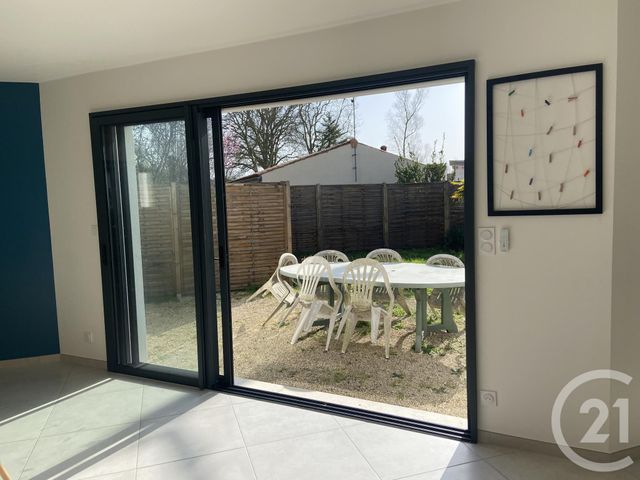 maison à vendre - 5 pièces - 105.0 m2 - LONGEVES - 17 - POITOU-CHARENTES - Century 21 Agence Du Centre Ville