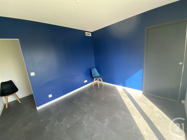 maison à vendre - 5 pièces - 105.0 m2 - LONGEVES - 17 - POITOU-CHARENTES - Century 21 Agence Du Centre Ville