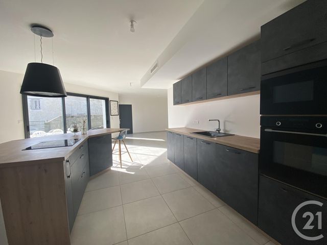 maison à vendre - 5 pièces - 105.0 m2 - LONGEVES - 17 - POITOU-CHARENTES - Century 21 Agence Du Centre Ville