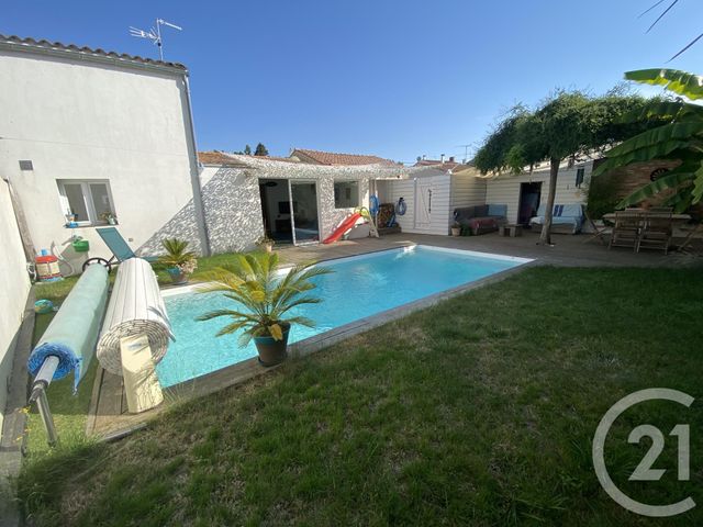 maison à vendre - 7 pièces - 187.0 m2 - L ILE D ELLE - 85 - PAYS-DE-LOIRE - Century 21 Agence Du Centre Ville