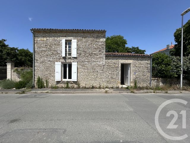 maison à louer - 3 pièces - 91.38 m2 - ST SAUVEUR D AUNIS - 17 - POITOU-CHARENTES - Century 21 Agence Du Centre Ville