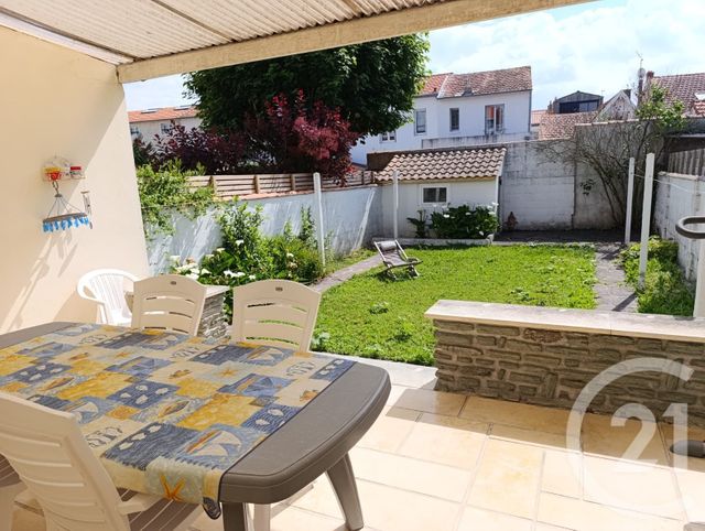 maison à vendre - 4 pièces - 74.0 m2 - LA ROCHELLE - 17 - POITOU-CHARENTES - Century 21 Agence Du Centre Ville