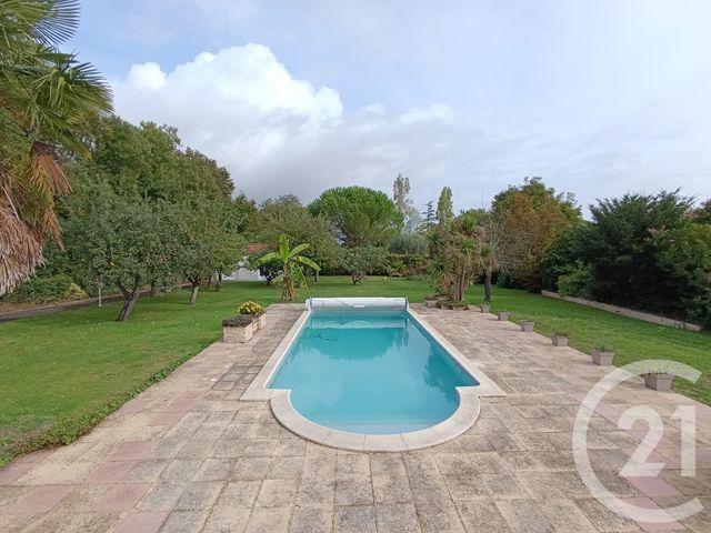 Afficher la photo en grand maison à vendre - 5 pièces - 142.0 m2 - CROIX CHAPEAU - 17 - POITOU-CHARENTES - Century 21 Agence Du Centre Ville