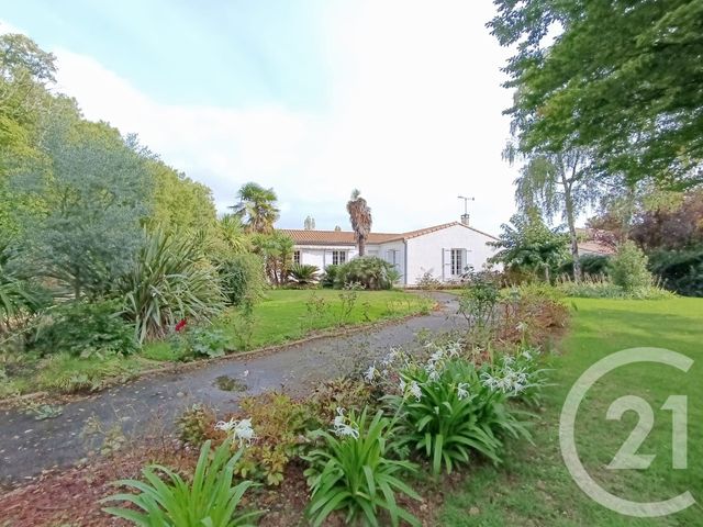 Afficher la photo en grand maison à vendre - 5 pièces - 142.0 m2 - CROIX CHAPEAU - 17 - POITOU-CHARENTES - Century 21 Agence Du Centre Ville