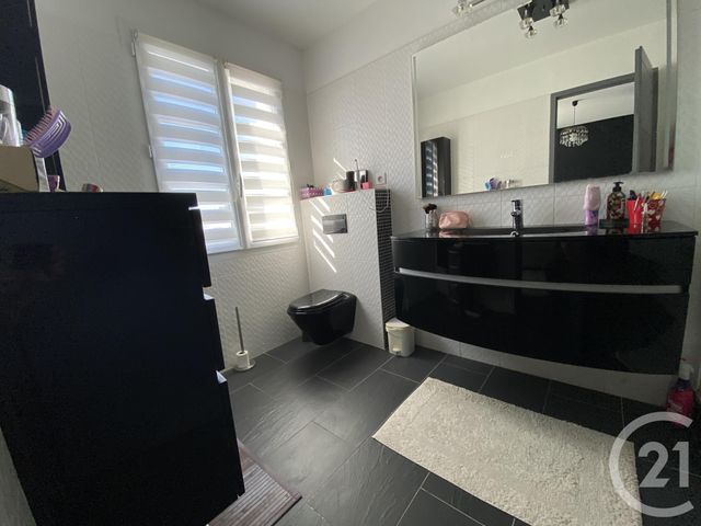 maison à vendre - 7 pièces - 173.17 m2 - PERIGNY - 17 - POITOU-CHARENTES - Century 21 Agence Du Centre Ville