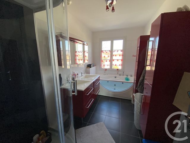 maison à vendre - 7 pièces - 173.17 m2 - PERIGNY - 17 - POITOU-CHARENTES - Century 21 Agence Du Centre Ville