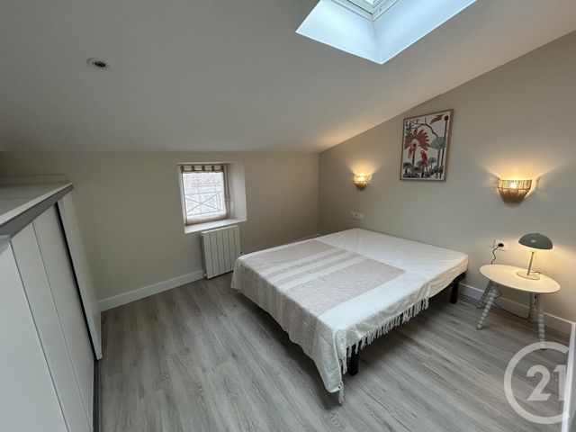 Afficher la photo en grand Appartement à louer - 2 pièces - 21.4 m2 - LA ROCHELLE - 17 - POITOU-CHARENTES - Century 21 Agence Du Centre Ville