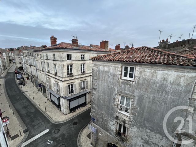 Afficher la photo en grand Appartement à louer - 2 pièces - 21.4 m2 - LA ROCHELLE - 17 - POITOU-CHARENTES - Century 21 Agence Du Centre Ville