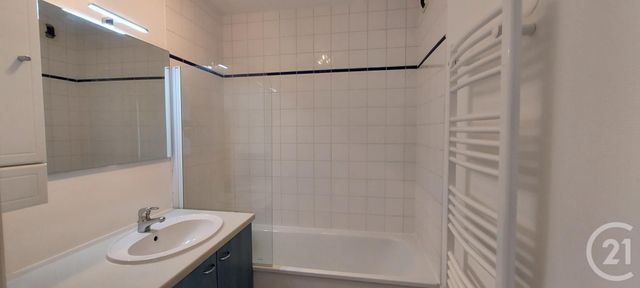 Afficher la photo en grand Appartement F2 à louer - 2 pièces - 45.37 m2 - LA ROCHELLE - 17 - POITOU-CHARENTES - Century 21 Agence Du Centre Ville