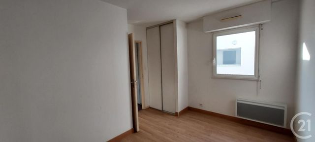 Afficher la photo en grand Appartement F2 à louer - 2 pièces - 45.37 m2 - LA ROCHELLE - 17 - POITOU-CHARENTES - Century 21 Agence Du Centre Ville