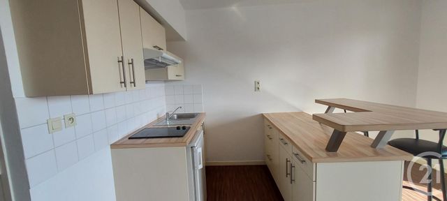Afficher la photo en grand Appartement F2 à louer - 2 pièces - 45.37 m2 - LA ROCHELLE - 17 - POITOU-CHARENTES - Century 21 Agence Du Centre Ville