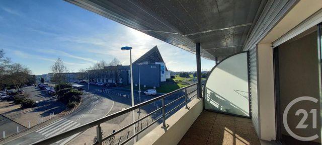 Afficher la photo en grand Appartement F2 à louer - 2 pièces - 45.37 m2 - LA ROCHELLE - 17 - POITOU-CHARENTES - Century 21 Agence Du Centre Ville