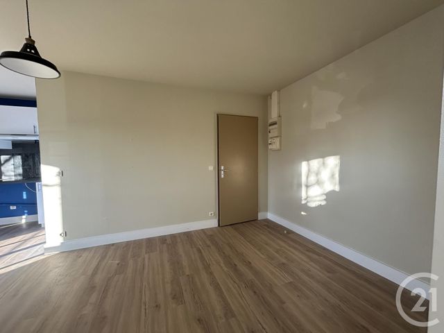 Appartement Studio à louer - 1 pièce - 26.0 m2 - LA ROCHELLE - 17 - POITOU-CHARENTES - Century 21 Agence Du Centre Ville