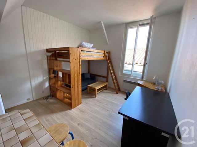 Appartement Studio à louer - 1 pièce - 27.87 m2 - LA ROCHELLE - 17 - POITOU-CHARENTES - Century 21 Agence Du Centre Ville