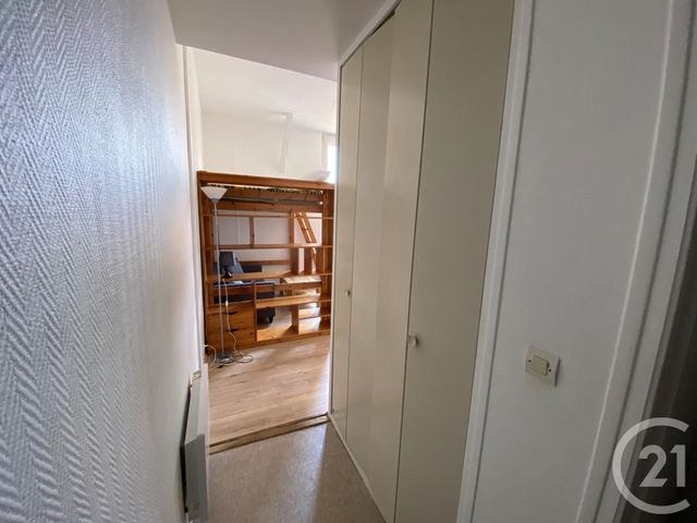 Appartement Studio à louer - 1 pièce - 27.87 m2 - LA ROCHELLE - 17 - POITOU-CHARENTES - Century 21 Agence Du Centre Ville