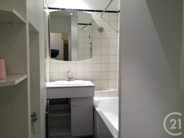 Appartement Studio à louer - 1 pièce - 27.87 m2 - LA ROCHELLE - 17 - POITOU-CHARENTES - Century 21 Agence Du Centre Ville