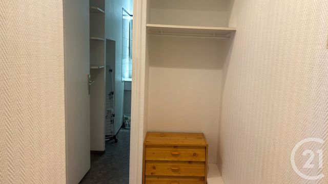 Appartement Studio à louer - 1 pièce - 27.87 m2 - LA ROCHELLE - 17 - POITOU-CHARENTES - Century 21 Agence Du Centre Ville