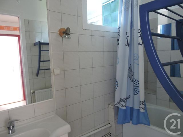 Appartement T4 à louer - 4 pièces - 74.92 m2 - LA ROCHELLE - 17 - POITOU-CHARENTES - Century 21 Agence Du Centre Ville