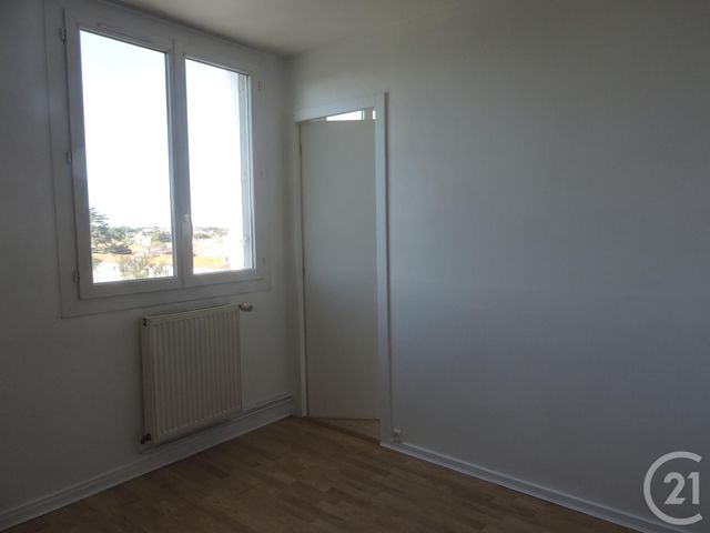 Appartement T4 à louer - 4 pièces - 74.92 m2 - LA ROCHELLE - 17 - POITOU-CHARENTES - Century 21 Agence Du Centre Ville