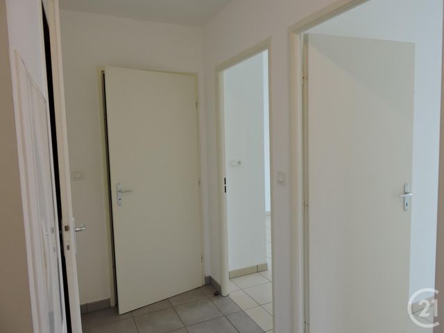 Appartement T3 à louer - 3 pièces - 59.75 m2 - PUILBOREAU - 17 - POITOU-CHARENTES - Century 21 Agence Du Centre Ville