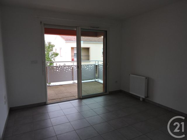 Appartement T3 à louer - 3 pièces - 59.75 m2 - PUILBOREAU - 17 - POITOU-CHARENTES - Century 21 Agence Du Centre Ville